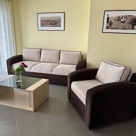 Spacious 1 Bedroom 4 Star Apartment, Mlini Buitenkant foto