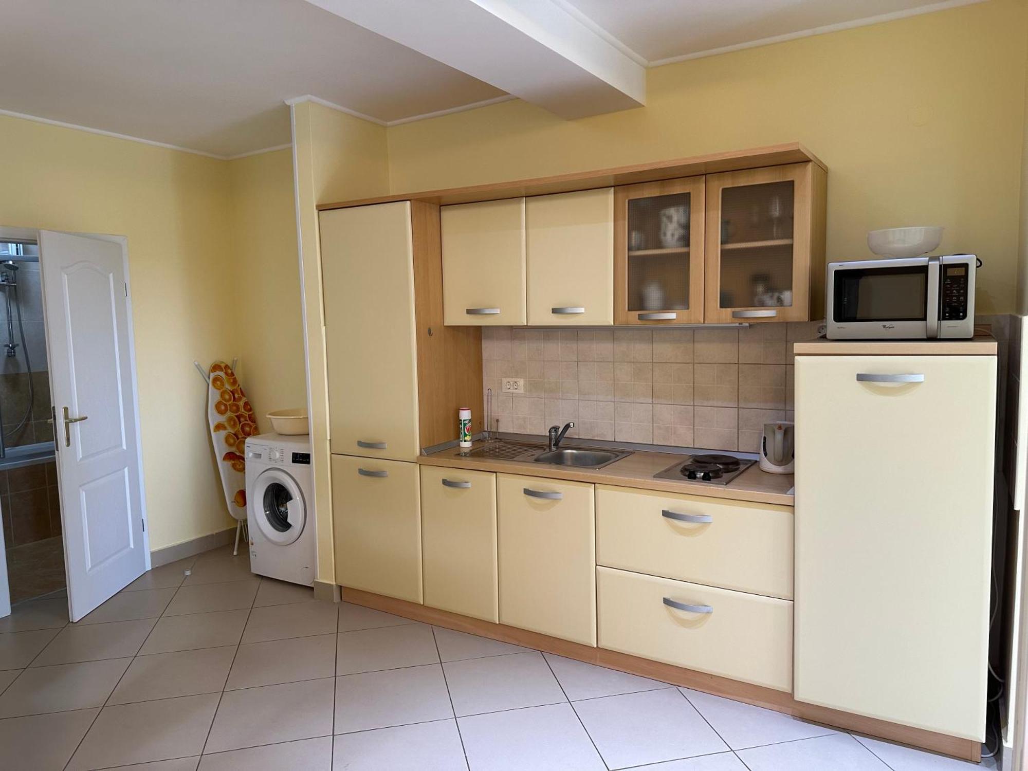 Spacious 1 Bedroom 4 Star Apartment, Mlini Buitenkant foto