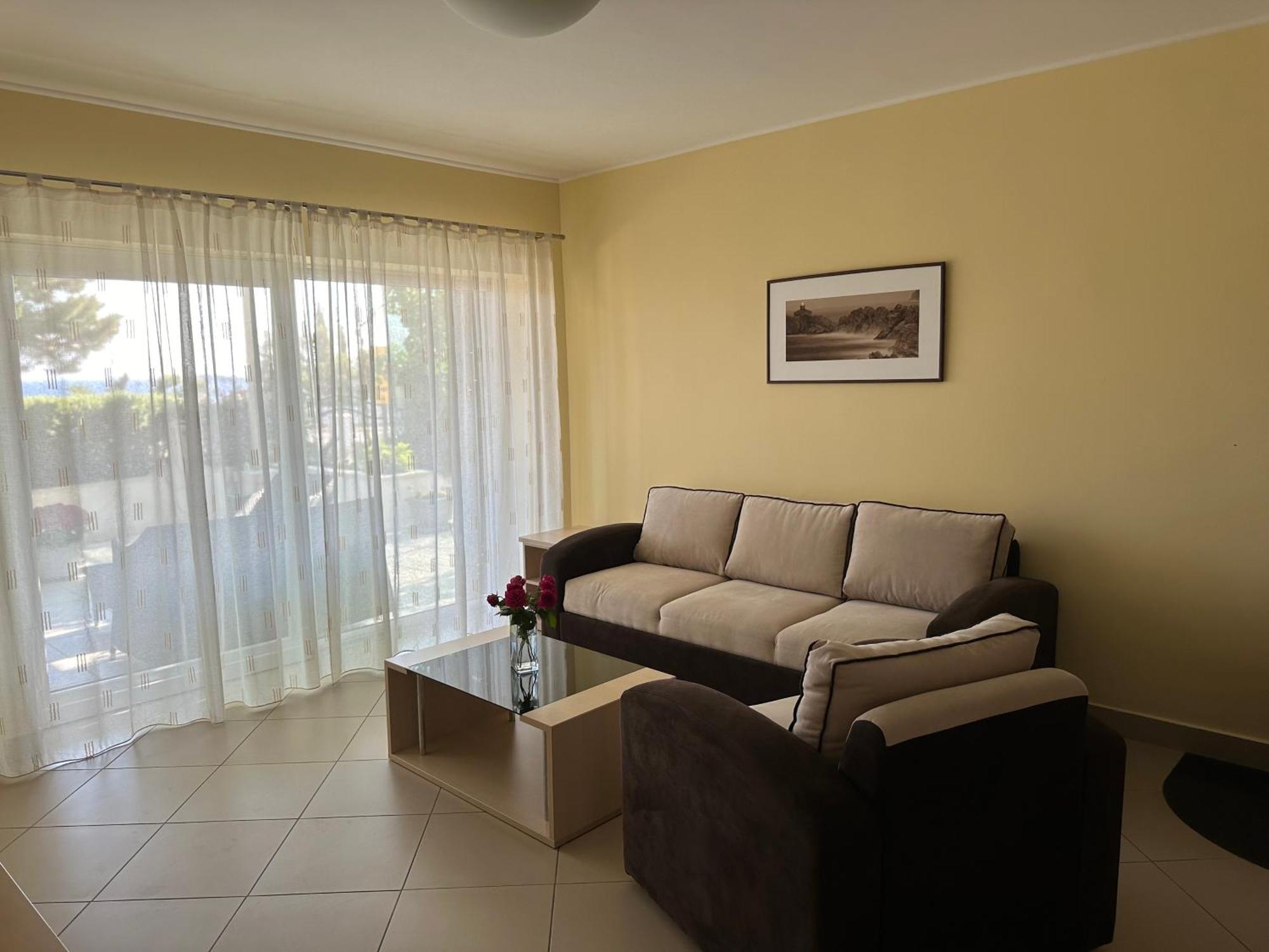 Spacious 1 Bedroom 4 Star Apartment, Mlini Buitenkant foto