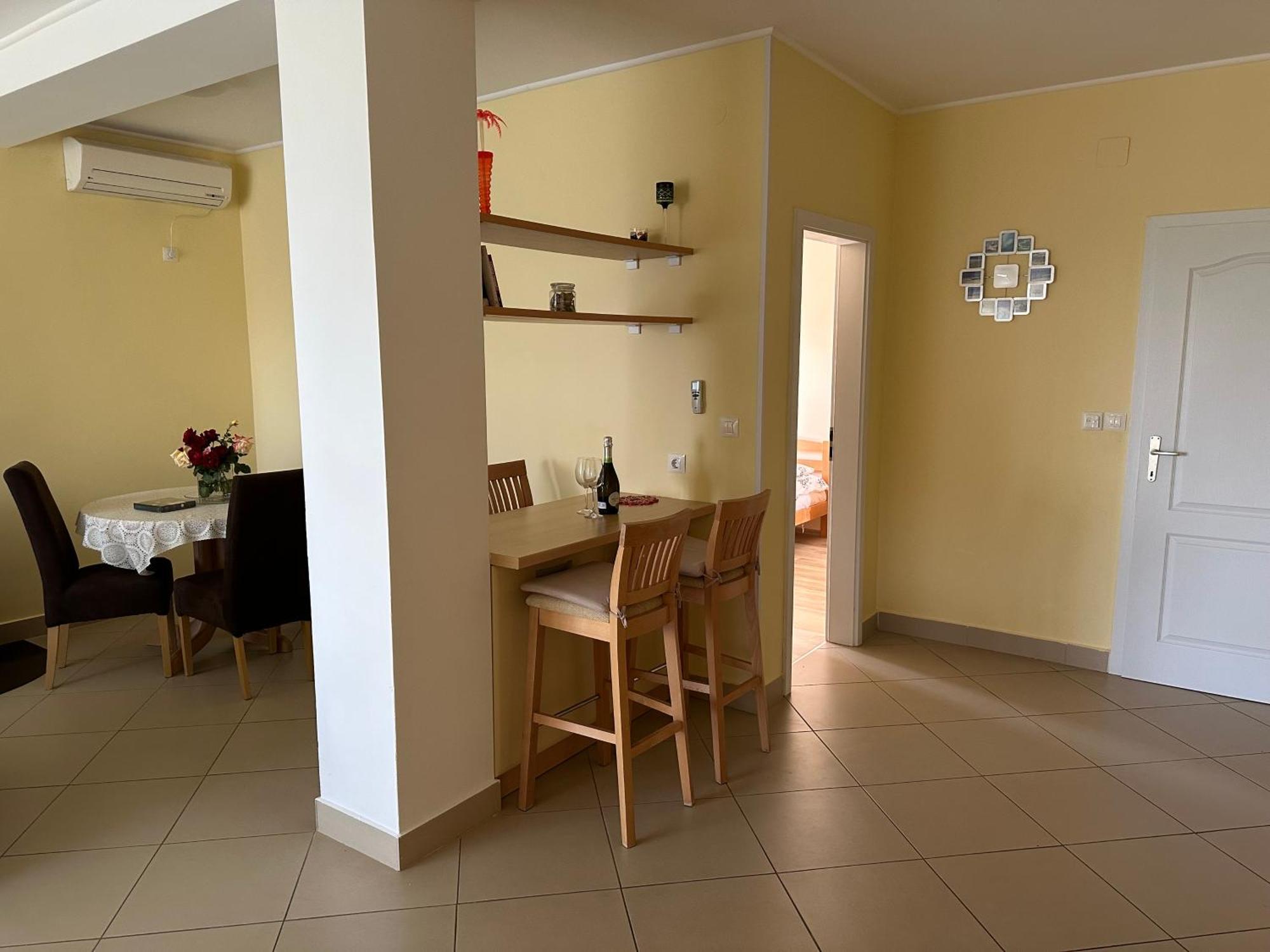 Spacious 1 Bedroom 4 Star Apartment, Mlini Buitenkant foto