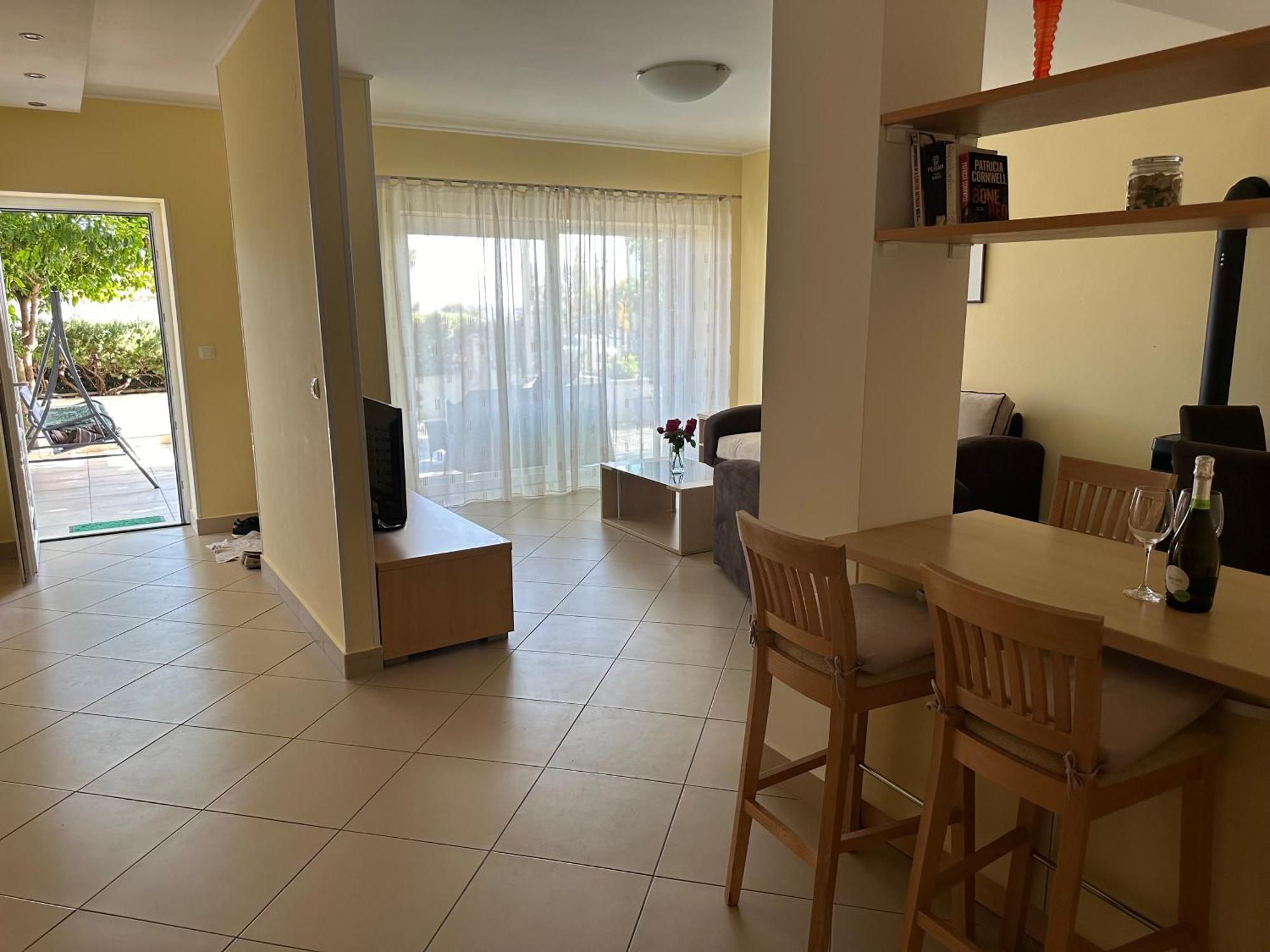 Spacious 1 Bedroom 4 Star Apartment, Mlini Buitenkant foto
