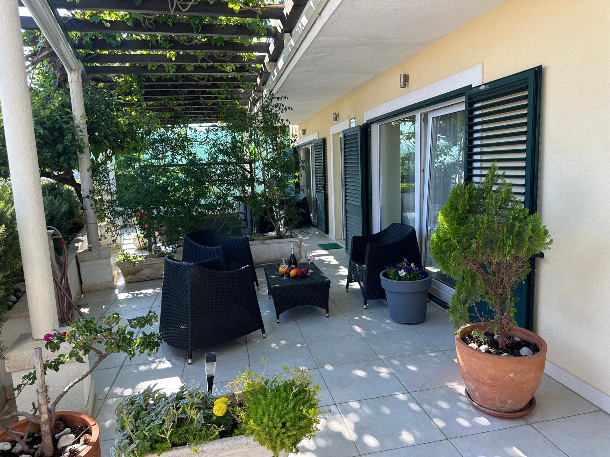 Spacious 1 Bedroom 4 Star Apartment, Mlini Buitenkant foto