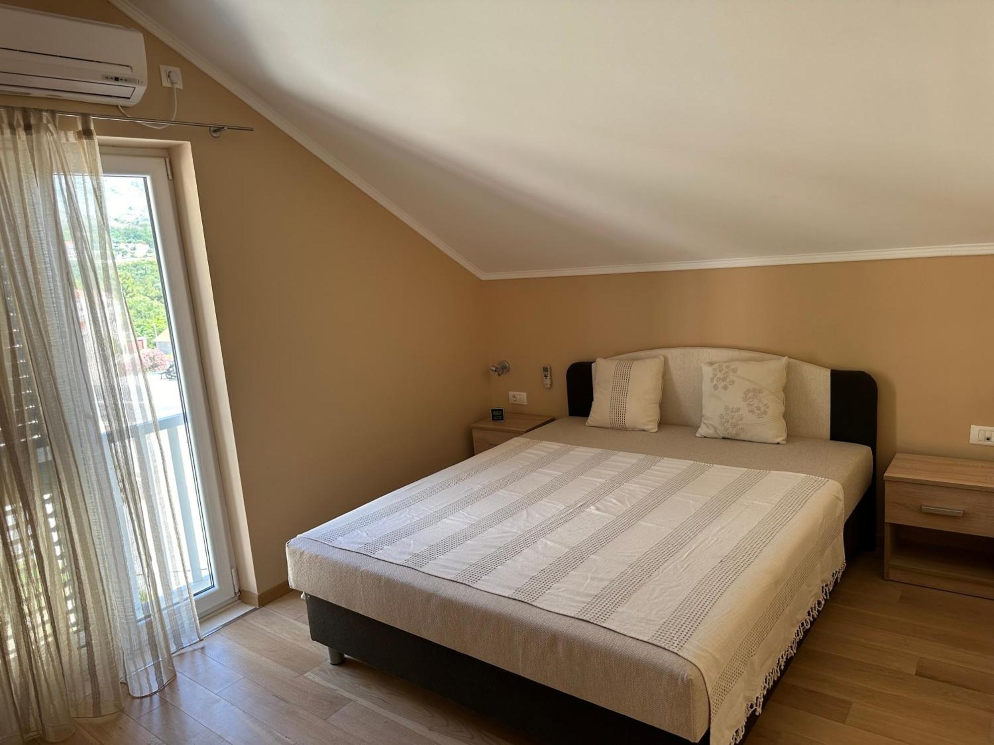 Spacious 1 Bedroom 4 Star Apartment, Mlini Buitenkant foto